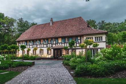 Façade du Domaine du Kaegy à Steinbrunn-le-Bas, Lieu Mariage et Séminaire Alsace